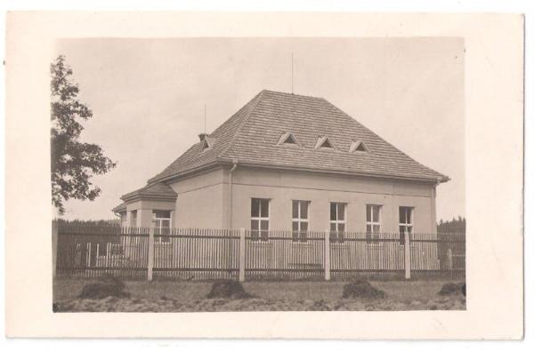 Karlov česká obecná škola 1924